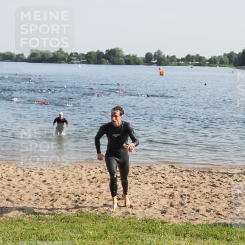 21.06.2025 - 27. Vierlanden-Triathlon MichiJ http://msf.ph/oto/7972493 15.06.2026 08:34:24 Schwimmen 20 meine-sportfotos.de