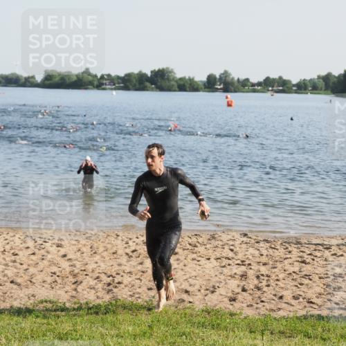21.06.2025 - 27. Vierlanden-Triathlon MichiJ http://msf.ph/oto/7972502 15.06.2026 08:34:24 Schwimmen 20 meine-sportfotos.de