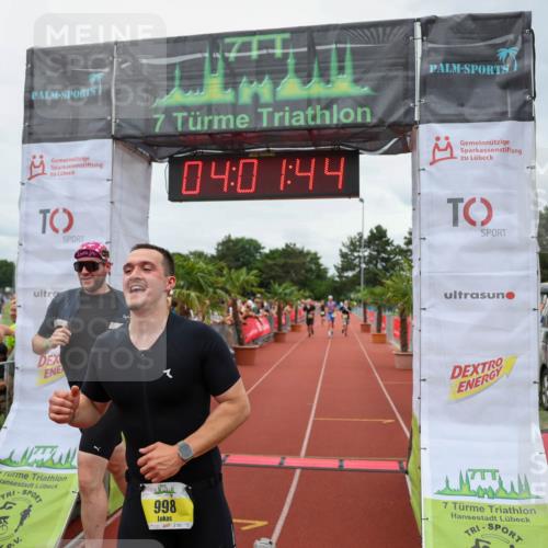 15.06.2025 - 7 Türme Triathlon Michael Strokosch http://msf.ph/oto/7972510 15.06.2025 14:01:44 Ziel 915, 998, 1152, 1159 meine-sportfotos.de