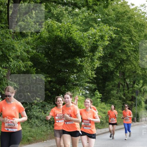 15.06.2025 - REWE Women's Run Jannik Wohlers http://msf.ph/oto/7972517 15.06.2025 10:07:12 Laufen 5653, 52, 5673, 5672, 5220 meine-sportfotos.de