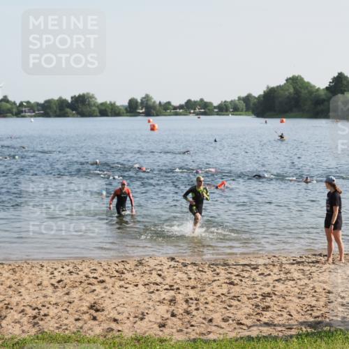 21.06.2025 - 27. Vierlanden-Triathlon MichiJ http://msf.ph/oto/7972574 15.06.2026 08:34:46 Schwimmen 46, 124 meine-sportfotos.de