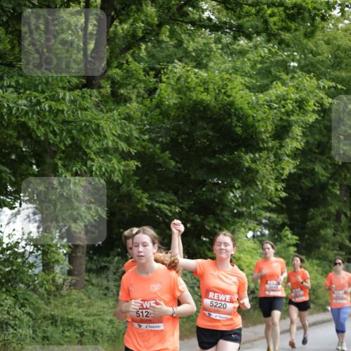 15.06.2025 - REWE Women's Run Jannik Wohlers http://msf.ph/oto/7972577 15.06.2025 10:07:13 Laufen 512, 5220 meine-sportfotos.de