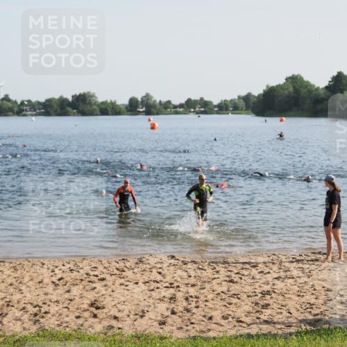 21.06.2025 - 27. Vierlanden-Triathlon MichiJ http://msf.ph/oto/7972580 15.06.2026 08:34:46 Schwimmen 46, 124 meine-sportfotos.de