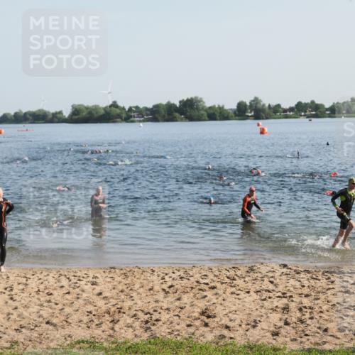 21.06.2025 - 27. Vierlanden-Triathlon MichiJ http://msf.ph/oto/7972586 15.06.2026 08:34:47 Schwimmen 46, 124 meine-sportfotos.de
