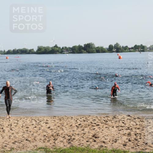 21.06.2025 - 27. Vierlanden-Triathlon MichiJ http://msf.ph/oto/7972597 15.06.2026 08:34:47 Schwimmen 46, 124 meine-sportfotos.de