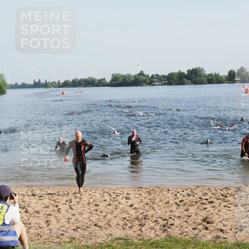 21.06.2025 - 27. Vierlanden-Triathlon MichiJ http://msf.ph/oto/7972602 15.06.2026 08:34:48 Schwimmen 46, 124, 149 meine-sportfotos.de