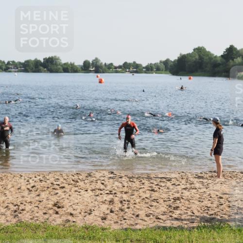 21.06.2025 - 27. Vierlanden-Triathlon MichiJ http://msf.ph/oto/7972633 15.06.2026 08:34:50 Schwimmen 46, 80, 124, 149, 186 meine-sportfotos.de