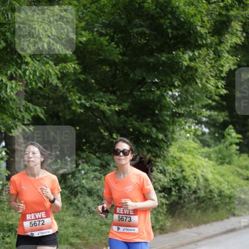15.06.2025 - REWE Women's Run Jannik Wohlers http://msf.ph/oto/7972662 15.06.2025 10:07:17 Laufen 5672, 5673 meine-sportfotos.de