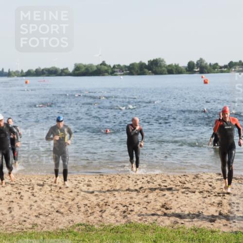 21.06.2025 - 27. Vierlanden-Triathlon MichiJ http://msf.ph/oto/7972666 15.06.2026 08:34:55 Schwimmen 43, 80, 124, 149, 159, 186 meine-sportfotos.de