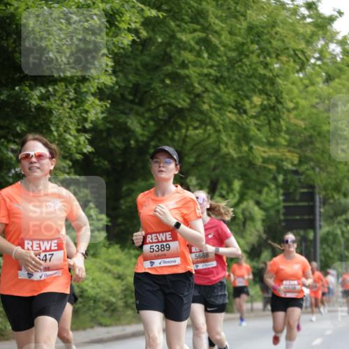 15.06.2025 - REWE Women's Run Jannik Wohlers http://msf.ph/oto/7972725 15.06.2025 10:07:24 Laufen 47, 5389, 5688, 16538 meine-sportfotos.de