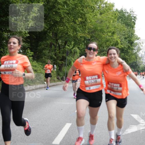 15.06.2025 - REWE Women's Run Jannik Wohlers http://msf.ph/oto/7972759 15.06.2025 10:07:27 Laufen 5536, 517, 5538, 5418 meine-sportfotos.de