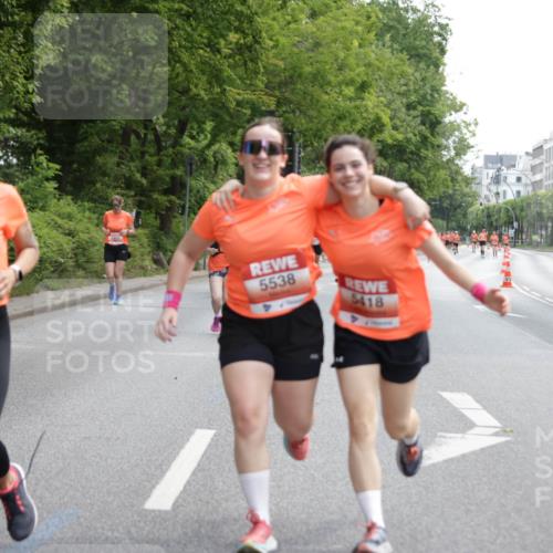15.06.2025 - REWE Women's Run Jannik Wohlers http://msf.ph/oto/7972767 15.06.2025 10:07:27 Laufen 5536, 5538, 5418 meine-sportfotos.de