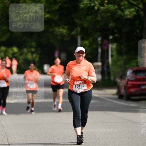 15.06.2025 - REWE Women's Run Dr. Thomas Lammeyer http://msf.ph/oto/7972779 15.06.2025 10:02:41 Laufen 10182 meine-sportfotos.de