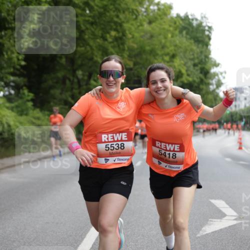 15.06.2025 - REWE Women's Run Jannik Wohlers http://msf.ph/oto/7972783 15.06.2025 10:07:28 Laufen 5536, 5538, 5418, 450 meine-sportfotos.de