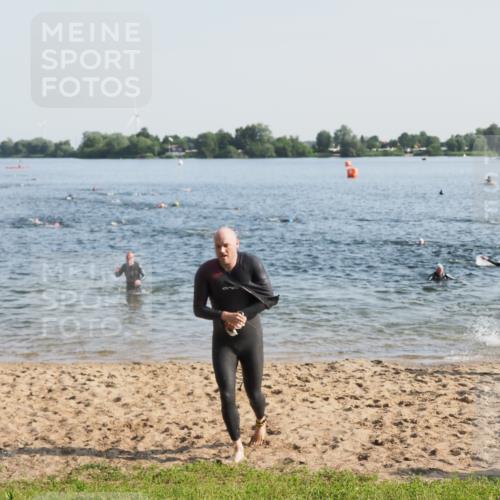 21.06.2025 - 27. Vierlanden-Triathlon MichiJ http://msf.ph/oto/7972789 15.06.2026 08:35:00 Schwimmen 12, 43, 80, 149, 159, 186 meine-sportfotos.de