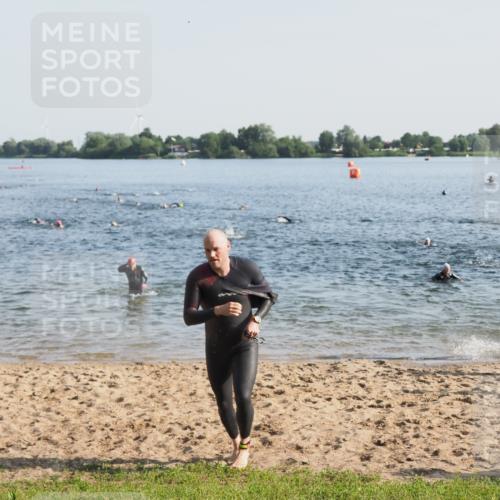 21.06.2025 - 27. Vierlanden-Triathlon MichiJ http://msf.ph/oto/7972797 15.06.2026 08:35:01 Schwimmen 12, 43, 80, 149, 159, 186 meine-sportfotos.de