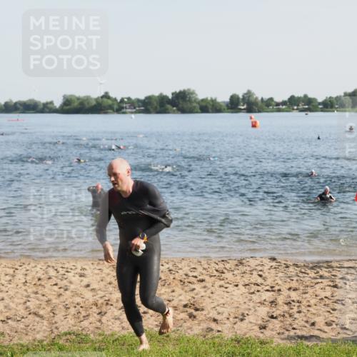 21.06.2025 - 27. Vierlanden-Triathlon MichiJ http://msf.ph/oto/7972805 15.06.2026 08:35:01 Schwimmen 12, 43, 80, 149, 159, 186 meine-sportfotos.de