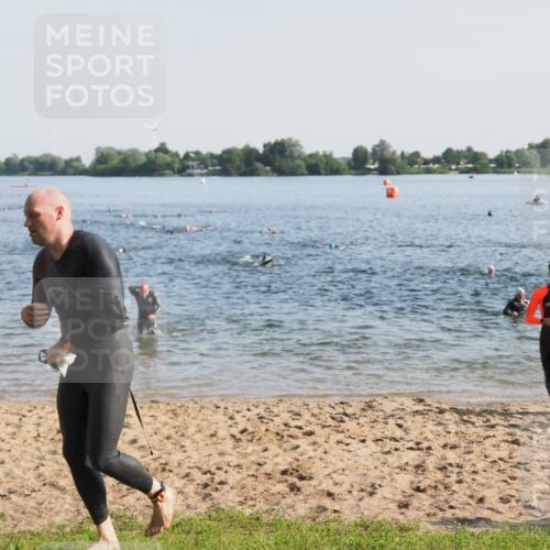21.06.2025 - 27. Vierlanden-Triathlon MichiJ http://msf.ph/oto/7972814 15.06.2026 08:35:02 Schwimmen 12, 43, 64, 80, 149, 159, 186 meine-sportfotos.de