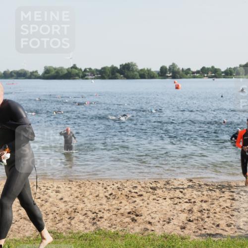 21.06.2025 - 27. Vierlanden-Triathlon MichiJ http://msf.ph/oto/7972823 15.06.2026 08:35:02 Schwimmen 12, 43, 64, 80, 149, 159, 186 meine-sportfotos.de