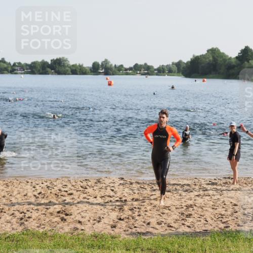 21.06.2025 - 27. Vierlanden-Triathlon MichiJ http://msf.ph/oto/7972834 15.06.2026 08:35:04 Schwimmen 12, 43, 64, 80, 149, 159, 186 meine-sportfotos.de
