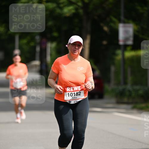 15.06.2025 - REWE Women's Run Dr. Thomas Lammeyer http://msf.ph/oto/7972870 15.06.2025 10:02:44 Laufen 10182 meine-sportfotos.de