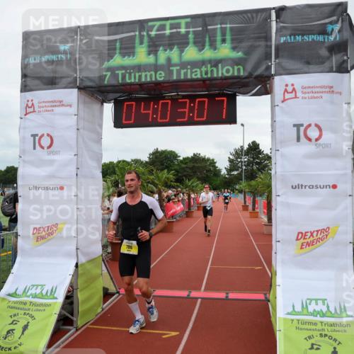 15.06.2025 - 7 Türme Triathlon Michael Strokosch http://msf.ph/oto/7972952 15.06.2025 14:03:06 Ziel 366, 727, 786 meine-sportfotos.de