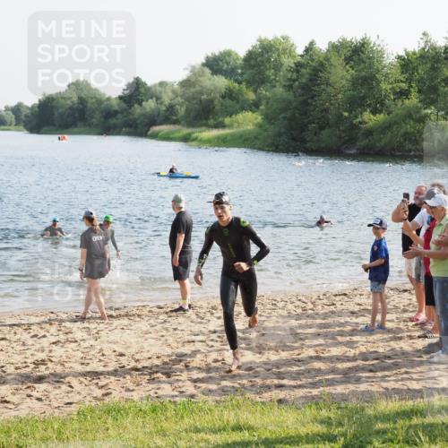 21.06.2025 - 27. Vierlanden-Triathlon MichiJ http://msf.ph/oto/7973007 15.06.2026 08:35:28 Schwimmen 6, 47 meine-sportfotos.de