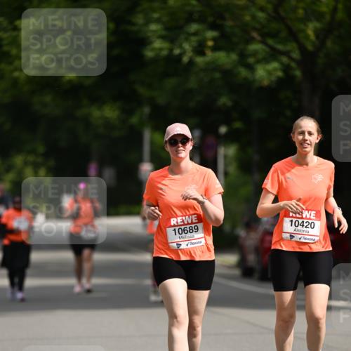15.06.2025 - REWE Women's Run Dr. Thomas Lammeyer http://msf.ph/oto/7973068 15.06.2025 10:03:25 Laufen 10689, 10420 meine-sportfotos.de