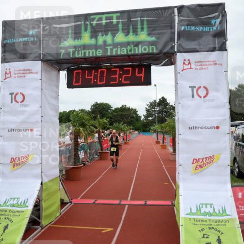 15.06.2025 - 7 Türme Triathlon Michael Strokosch http://msf.ph/oto/7973105 15.06.2025 14:03:24 Ziel 571, 773, 1049, 1060 meine-sportfotos.de