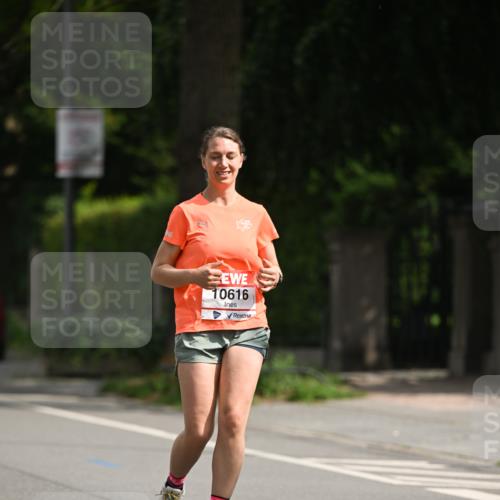 15.06.2025 - REWE Women's Run Dr. Thomas Lammeyer http://msf.ph/oto/7973142 15.06.2025 10:03:37 Laufen 10616 meine-sportfotos.de