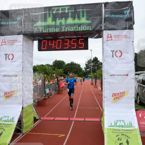 15.06.2025 - 7 Türme Triathlon Michael Strokosch http://msf.ph/oto/7973200 15.06.2025 14:03:54 Ziel 561 meine-sportfotos.de