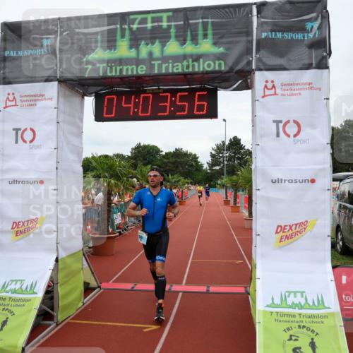 15.06.2025 - 7 Türme Triathlon Michael Strokosch http://msf.ph/oto/7973217 15.06.2025 14:03:55 Ziel 561 meine-sportfotos.de
