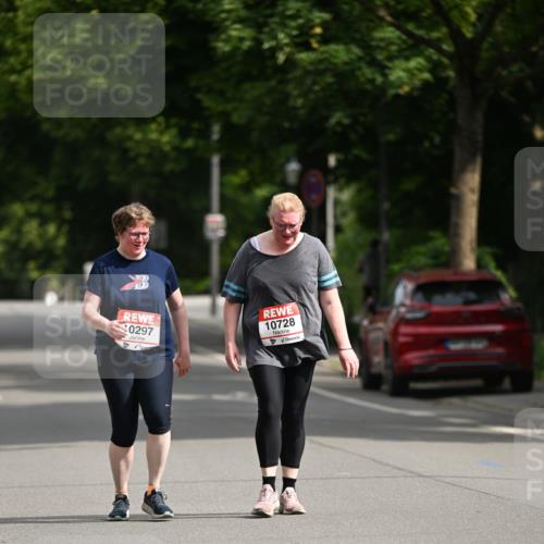 15.06.2025 - REWE Women's Run Dr. Thomas Lammeyer http://msf.ph/oto/7973286 15.06.2025 10:03:53 Laufen 0297, 10728 meine-sportfotos.de