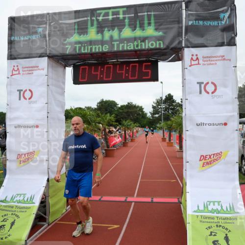 15.06.2025 - 7 Türme Triathlon Michael Strokosch http://msf.ph/oto/7973288 15.06.2025 14:04:05 Ziel 192, 1180 meine-sportfotos.de