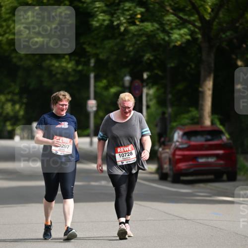 15.06.2025 - REWE Women's Run Dr. Thomas Lammeyer http://msf.ph/oto/7973290 15.06.2025 10:03:53 Laufen 10728 meine-sportfotos.de