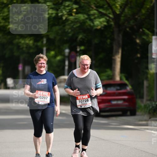 15.06.2025 - REWE Women's Run Dr. Thomas Lammeyer http://msf.ph/oto/7973337 15.06.2025 10:03:55 Laufen 0297, 10728 meine-sportfotos.de