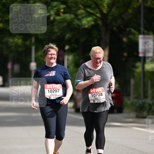 15.06.2025 - REWE Women's Run Dr. Thomas Lammeyer http://msf.ph/oto/7973381 15.06.2025 10:03:56 Laufen 10297, 10728 meine-sportfotos.de