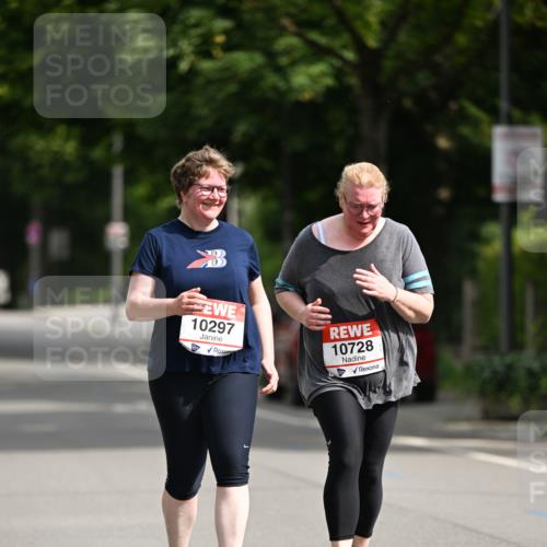 15.06.2025 - REWE Women's Run Dr. Thomas Lammeyer http://msf.ph/oto/7973390 15.06.2025 10:03:56 Laufen 10297, 10728 meine-sportfotos.de