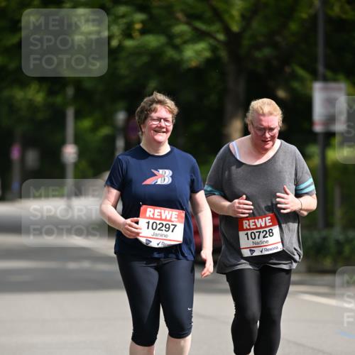 15.06.2025 - REWE Women's Run Dr. Thomas Lammeyer http://msf.ph/oto/7973411 15.06.2025 10:03:57 Laufen 10297, 10728 meine-sportfotos.de