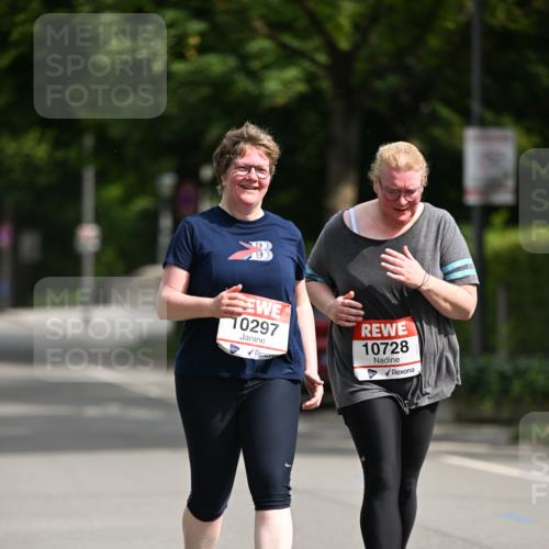 15.06.2025 - REWE Women's Run Dr. Thomas Lammeyer http://msf.ph/oto/7973417 15.06.2025 10:03:57 Laufen 10297, 10728 meine-sportfotos.de