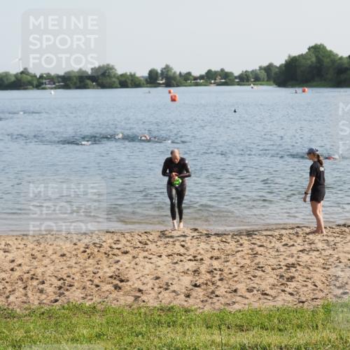 21.06.2025 - 27. Vierlanden-Triathlon MichiJ http://msf.ph/oto/7973418 15.06.2026 08:37:11 Schwimmen 187 meine-sportfotos.de