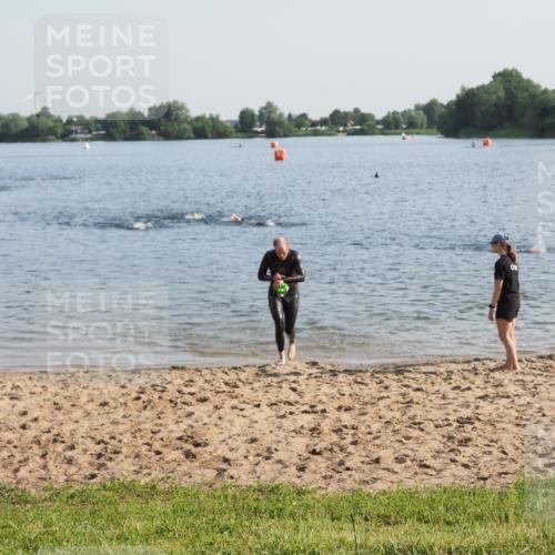 21.06.2025 - 27. Vierlanden-Triathlon MichiJ http://msf.ph/oto/7973423 15.06.2026 08:37:12 Schwimmen 187 meine-sportfotos.de