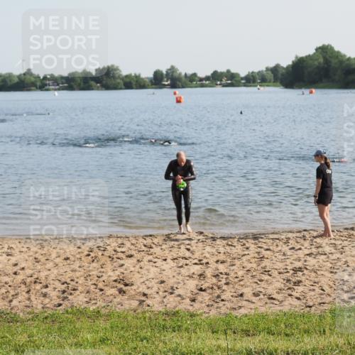 21.06.2025 - 27. Vierlanden-Triathlon MichiJ http://msf.ph/oto/7973427 15.06.2026 08:37:12 Schwimmen 187 meine-sportfotos.de