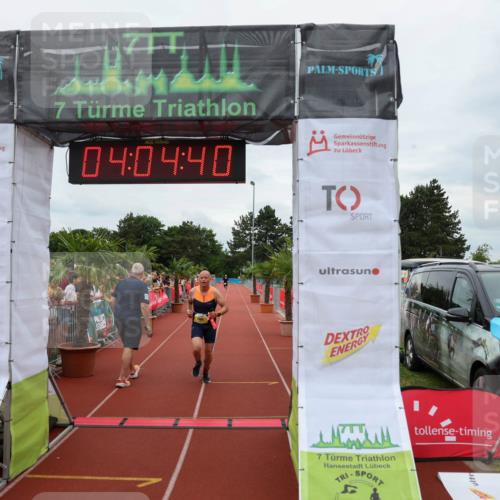 15.06.2025 - 7 Türme Triathlon Michael Strokosch http://msf.ph/oto/7973429 15.06.2025 14:04:39 Ziel 1106 meine-sportfotos.de