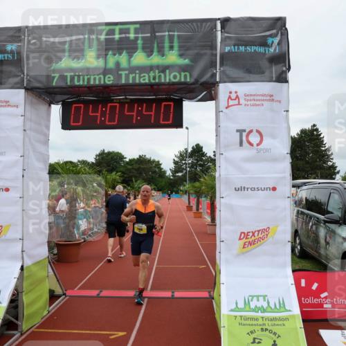 15.06.2025 - 7 Türme Triathlon Michael Strokosch http://msf.ph/oto/7973439 15.06.2025 14:04:40 Ziel 1106 meine-sportfotos.de