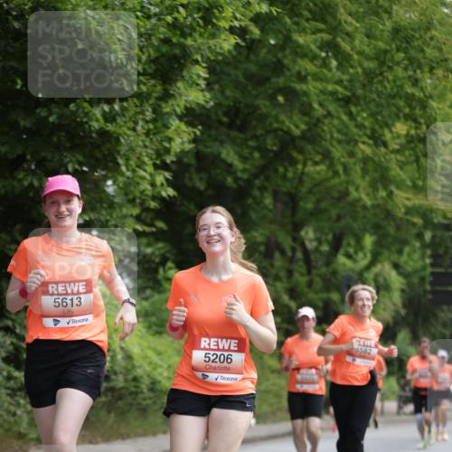 15.06.2025 - REWE Women's Run Jannik Wohlers http://msf.ph/oto/7973444 15.06.2025 10:08:06 Laufen 5613, 5206 meine-sportfotos.de