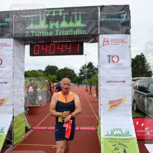 15.06.2025 - 7 Türme Triathlon Michael Strokosch http://msf.ph/oto/7973459 15.06.2025 14:04:41 Ziel 1106 meine-sportfotos.de