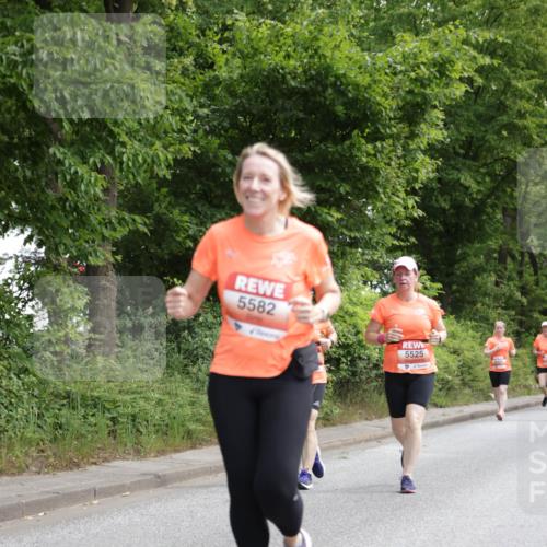 15.06.2025 - REWE Women's Run Jannik Wohlers http://msf.ph/oto/7973493 15.06.2025 10:08:10 Laufen 5582, 5525 meine-sportfotos.de