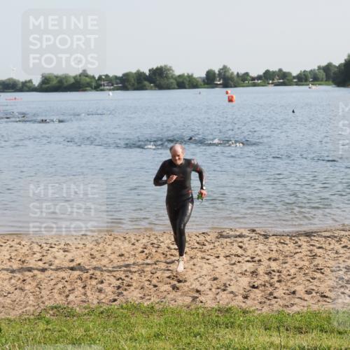 21.06.2025 - 27. Vierlanden-Triathlon MichiJ http://msf.ph/oto/7973495 15.06.2026 08:37:14 Schwimmen 187 meine-sportfotos.de