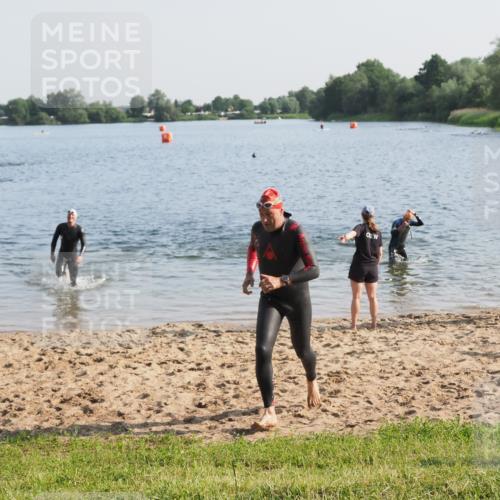 21.06.2025 - 27. Vierlanden-Triathlon MichiJ http://msf.ph/oto/7973499 15.06.2026 08:37:35 Schwimmen 9, 181 meine-sportfotos.de